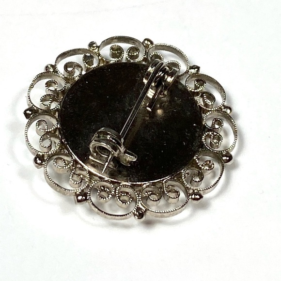 Vintage Needle Point Brooch Pin Floral Pattern Black Flowers - Picture 4 of 5